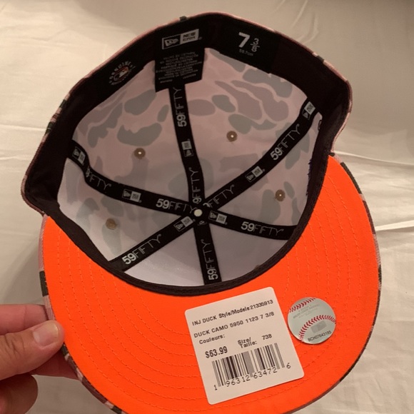 New Era Blue Jay hat duck cameo colours. Size 7 3/8 - Picture 3 of 4